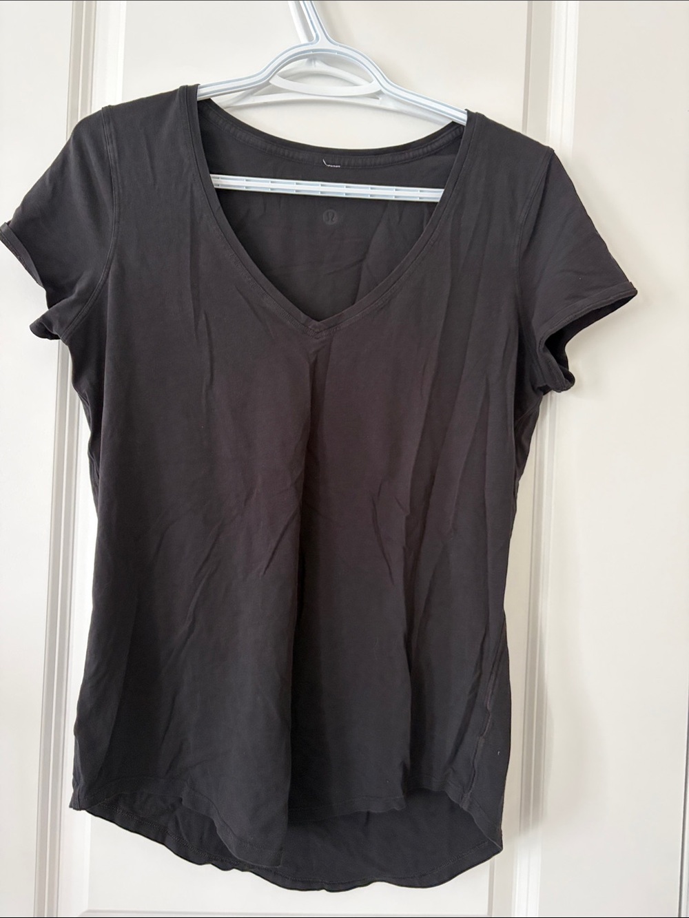 lululemon athletica Black V-Neck Short Sleeve Tee